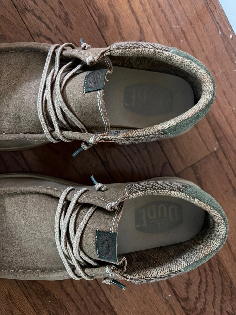 Men’s Size 11EE Brown Hey Dude shoes